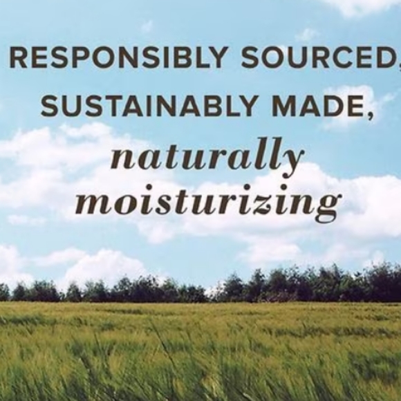 2/$20 5pc.Burt's bees revitalizing natural lip & face treatment bundle - Picture 11 of 12